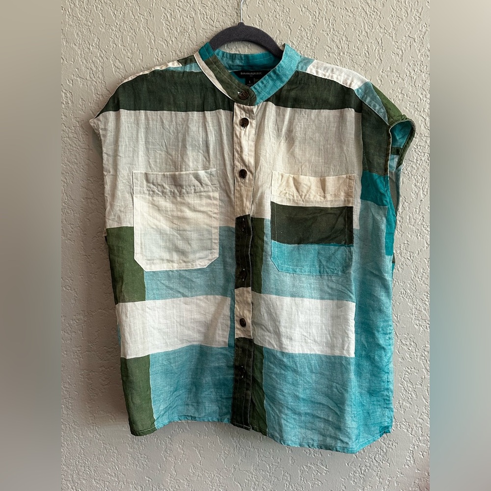 Banana Republic Green and Blue Casual Button Down Shirt